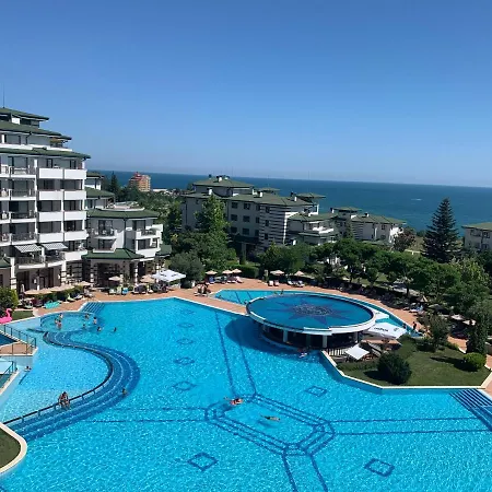 Kalina Private In Emerald Resort, Appartement Ravda